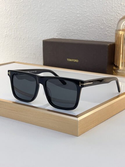 Tom Ford Sunglasses TF906 SIZE5817-145