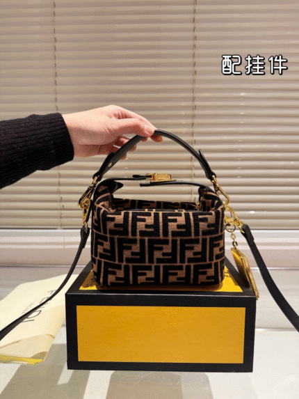 Fendi Old Flower Designer Women Mon Tresor Bag With Drawstring Shouder Bag